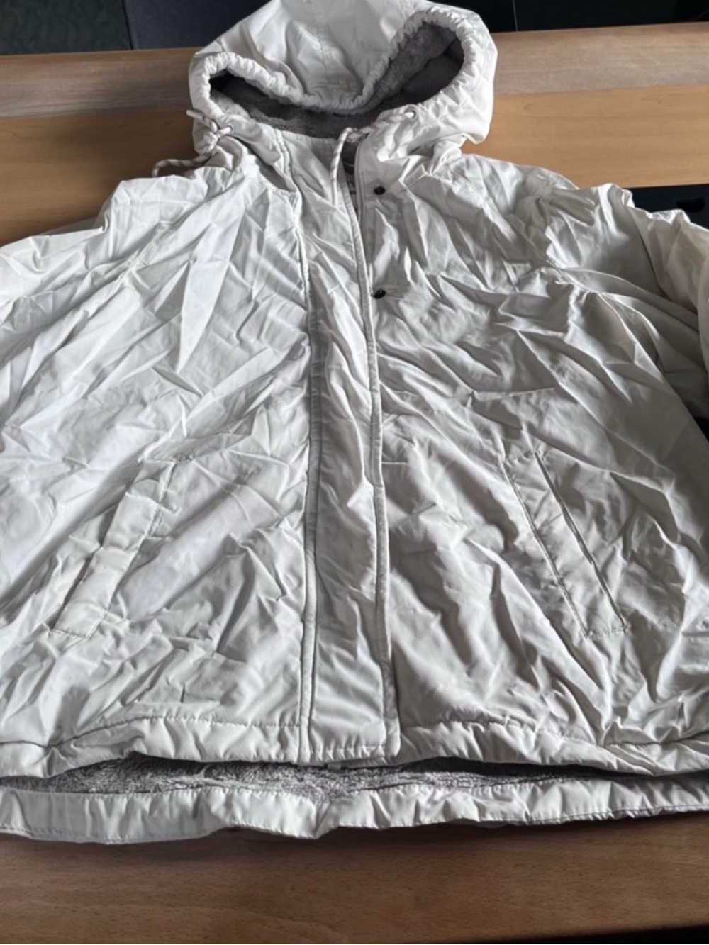 Avalanche Men's White Hooded Puffer Jacket
